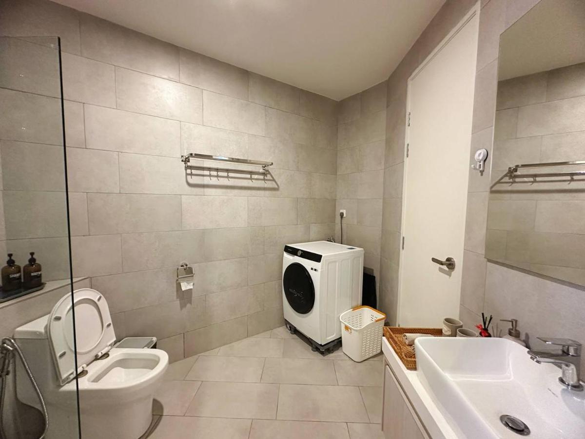 Sunset Seaview Studio Apartment At Kota Kinabalu City Centre Exterior photo